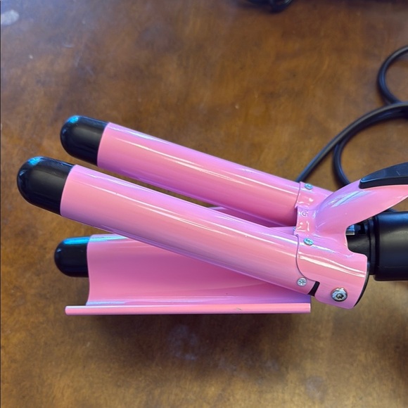 Pink & Black 3 Barrel Hair Beach Waver Curling Iron - Picture 8 of 8
